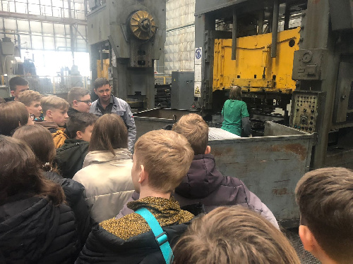 Экскурсия для школьников на «Каневской завод газовой аппаратуры»